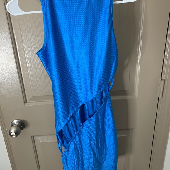 Dresses & Skirts - Blue cut out dress